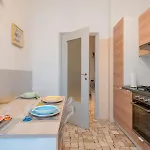 דירה Navigli Retreat Near Duomo מילאנו