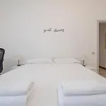 דירה Navigli Retreat Near Duomo מילאנו