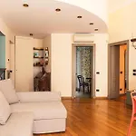 Youhosty - Charm Via Torino Appartement Milan