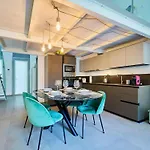 Elegant Loft With Hidden Garden Oasis - Portello Apartment