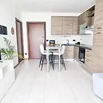 Lejlighed Skyline - Exclusive Garage & Terrace Milano