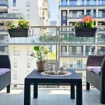 Skyline - Exclusive Garage & Terrace Lejlighed *