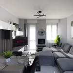 Spazioso Con Terrazzo Navigli,bocconi Apartment