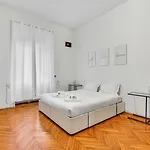Pacini - Lakeside L&b Apartment *