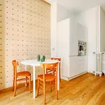 アパート Just Urban - 1br With Outdoor Space - 10 Min Duomo By Tram *