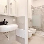 Apartamento Just Urban - Modern Navigli - Metro M2 Milão