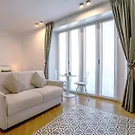 B And G San Babila- Luxury In The Heart Of - Design District Guest house Milan