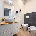 Luxury Penthouse - 5 Min To Duomo 2 شقة