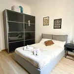 Luxury Penthouse - 5 Min To Duomo 2 شقة *