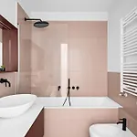 Luxury Penthouse - 5 Min To Duomo شقة ميلان