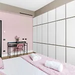 شقة Luxury Penthouse - 5 Min To Duomo
