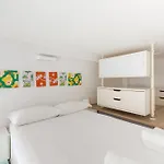 Guesthost - Cosy On 2 Levels! *