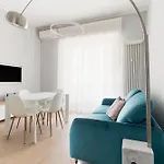 Guesthost - Cozy & Bright Apartamento *