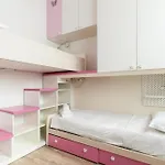 Guesthost - Welcoming Ground-floor With Loft Milão