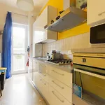 Apartment Guesthost - Gambara Balcony *