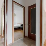 Guesthost - Charming Navigli! Functional Apartment *