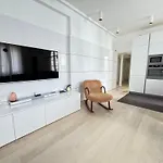 Apartment Sant'agostino Large & Elegant Apartment, Milan