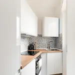 Guesthost - Bright M1 Pasteur