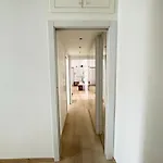 Sant'agostino Large & Elegant Apartment, Milan