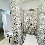 Sant'agostino Large & Elegant Apartment, Milan