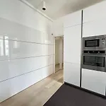 Apartment Sant'agostino Large & Elegant Apartment, Milan