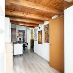 Guesthost - Welcoming Ground-floor With Loft Apartamento
