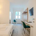 Guest house Italianflat - Vandom 1 Duomo Foresteria Lombarda 3*