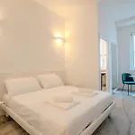 Italianflat - Vandom 1 Duomo Foresteria Lombarda 3*