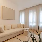 Manzoni 44