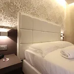 Mokinba Baviera Hotel Milan