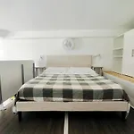 Fantastic Flat Famagosta Area, Forum, Parking, Netflix Milano
