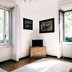 Comecasa 3 Bedrooms Near Bocconi Milão
