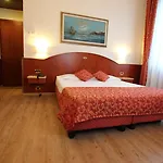Hotel Mokinba Montebianco Milano