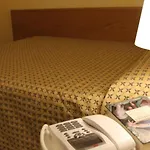 كلَب فندق