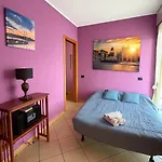 Holiday home Skyline15-elegant Panoramic Apartment-metro M1- Only 20 Minutes From Cathedral