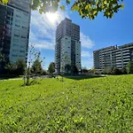 Skyline15-elegant Panoramic Apartment-metro M1- Only 20 Minutes From Cathedral Holiday home *