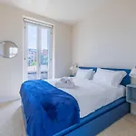 Penthouse With Terraces, Jacuzzi & Garage * Milano