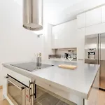 Apartamento Breraprivata, Con Giardino E Jacuzzi Ad Uso Esclusivo -