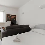 Guesthost - M1 Pagano Comfortable *