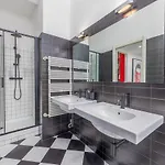 Parking, 2 Min To Metro, 8 Min To Rho Fiera, Air Conditioning