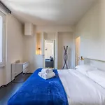 Penthouse With Terraces, Jacuzzi & Garage Appartamento Milano