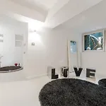 Apartamento Breraprivata, Con Giardino E Jacuzzi Ad Uso Esclusivo - *