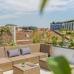 Penthouse With Terraces, Jacuzzi & Garage Appartamento