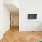 Apartment Brera In San Fermo Milan