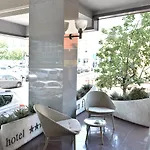 太阳花酒店 4*