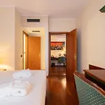 ラファエロ 4*