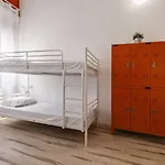 Hostel Quo *