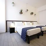 Av Hotel 2*
