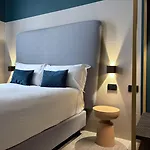 Av Hotel Milán