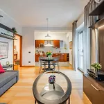 The Players Lounge - Station Apartamento